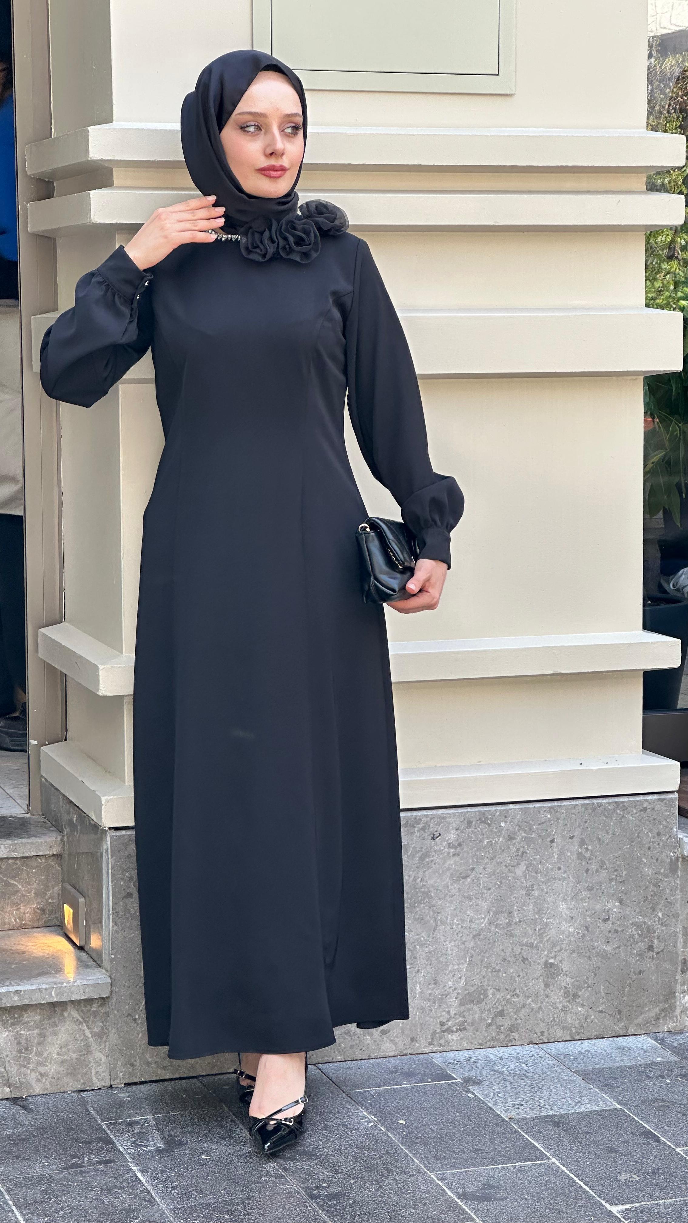 Mahza 5215 Yakası Taş Detaylı Çıkarılabilir Gül Broşlu Abiye Elbise